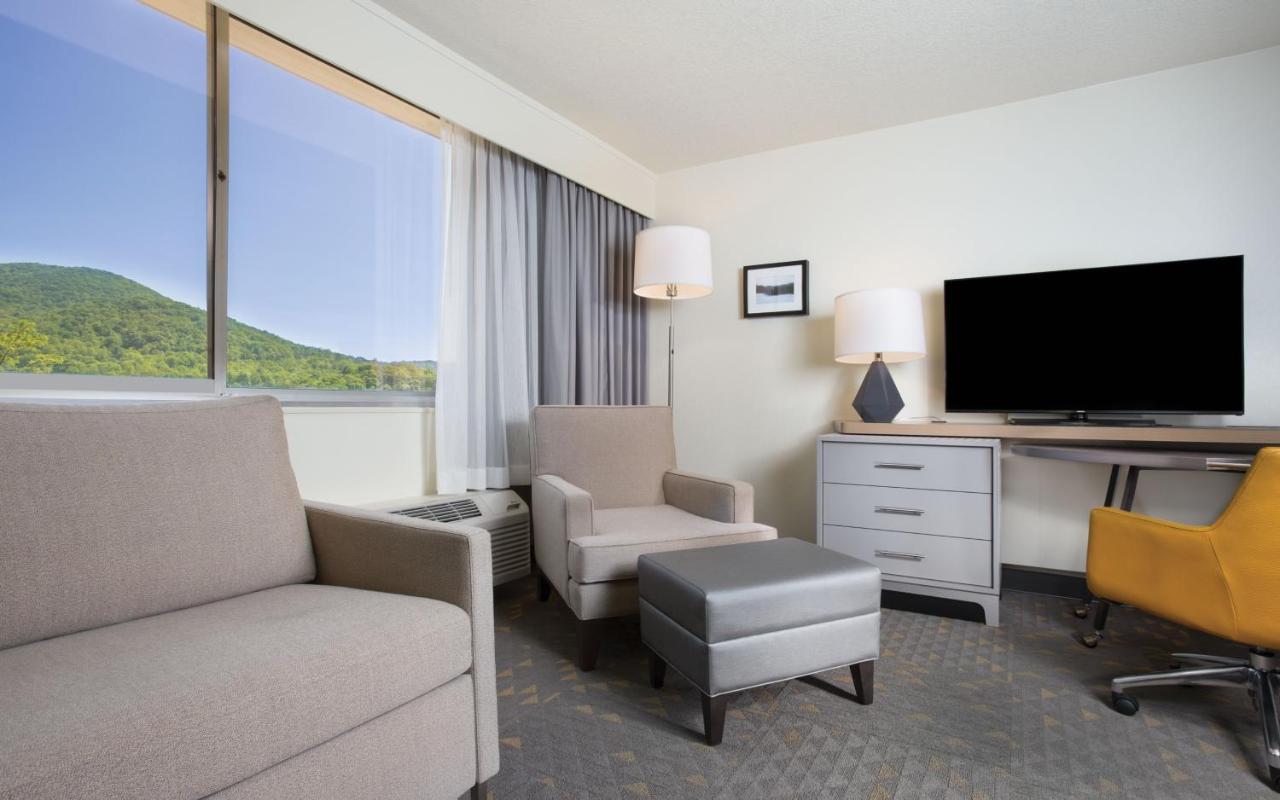 Holiday Inn Asheville East-Blue Ridge Pkwy By Ihg Exterior photo