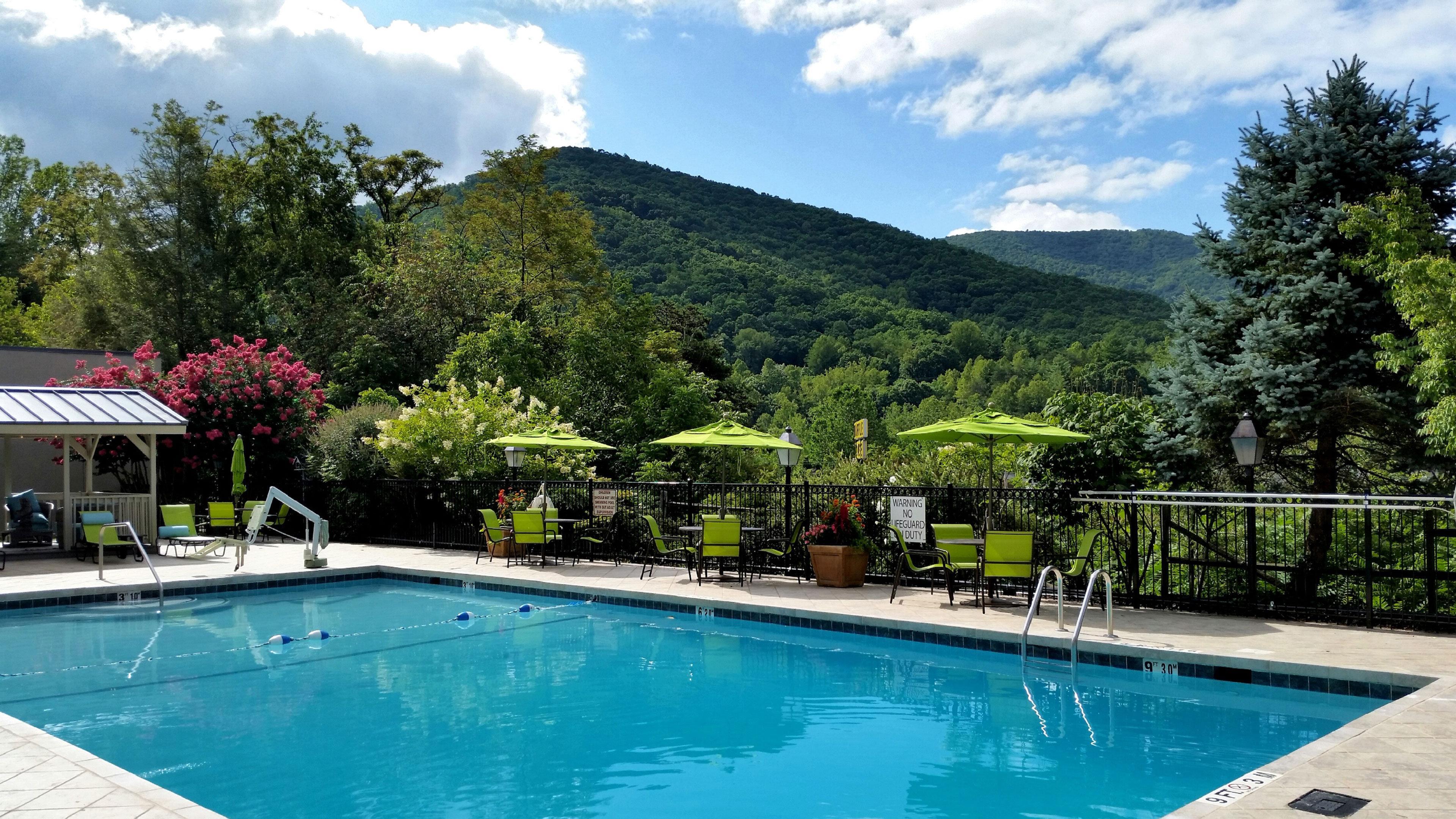 Holiday Inn Asheville East-Blue Ridge Pkwy By Ihg Exterior photo