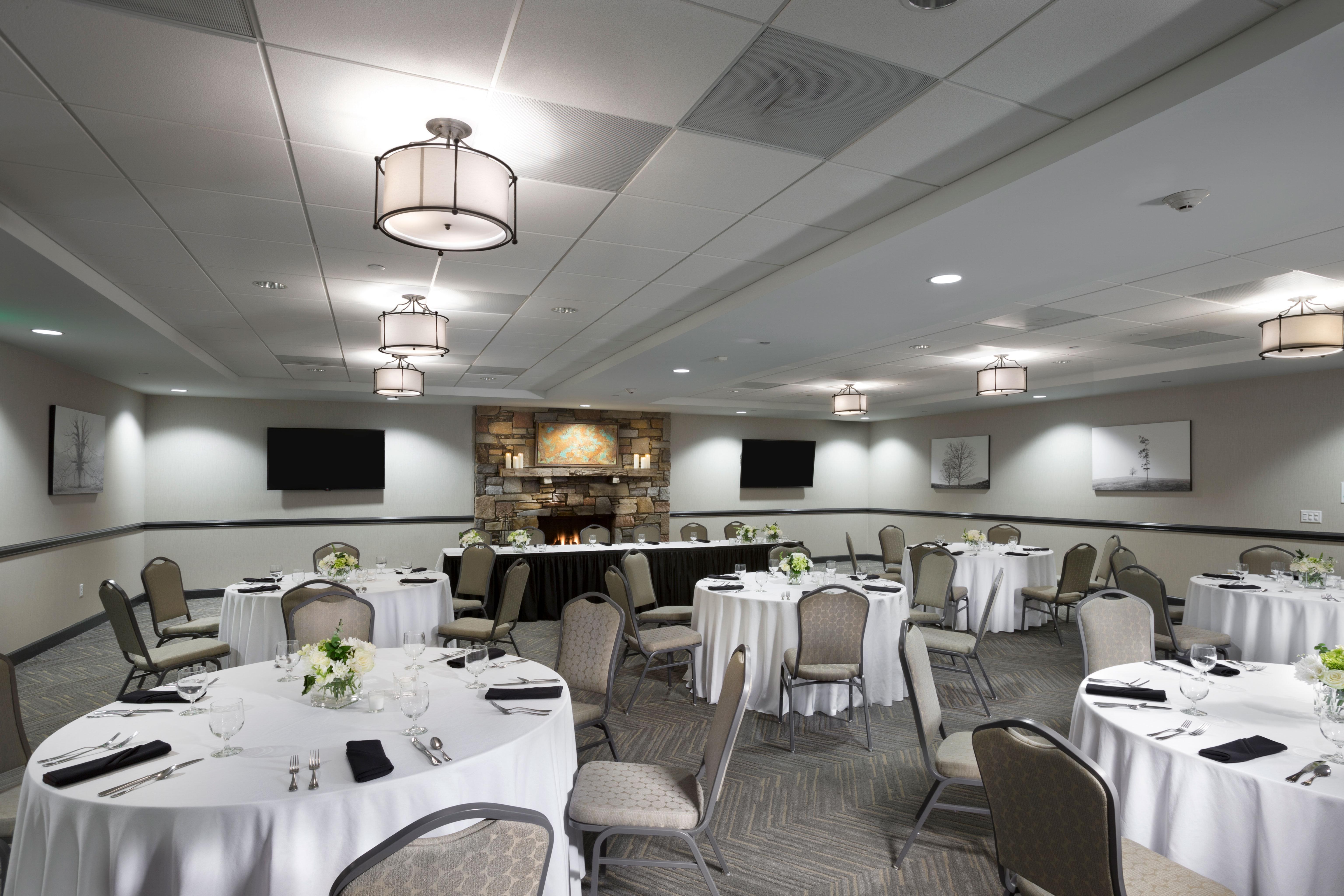 Holiday Inn Asheville East-Blue Ridge Pkwy By Ihg Exterior photo